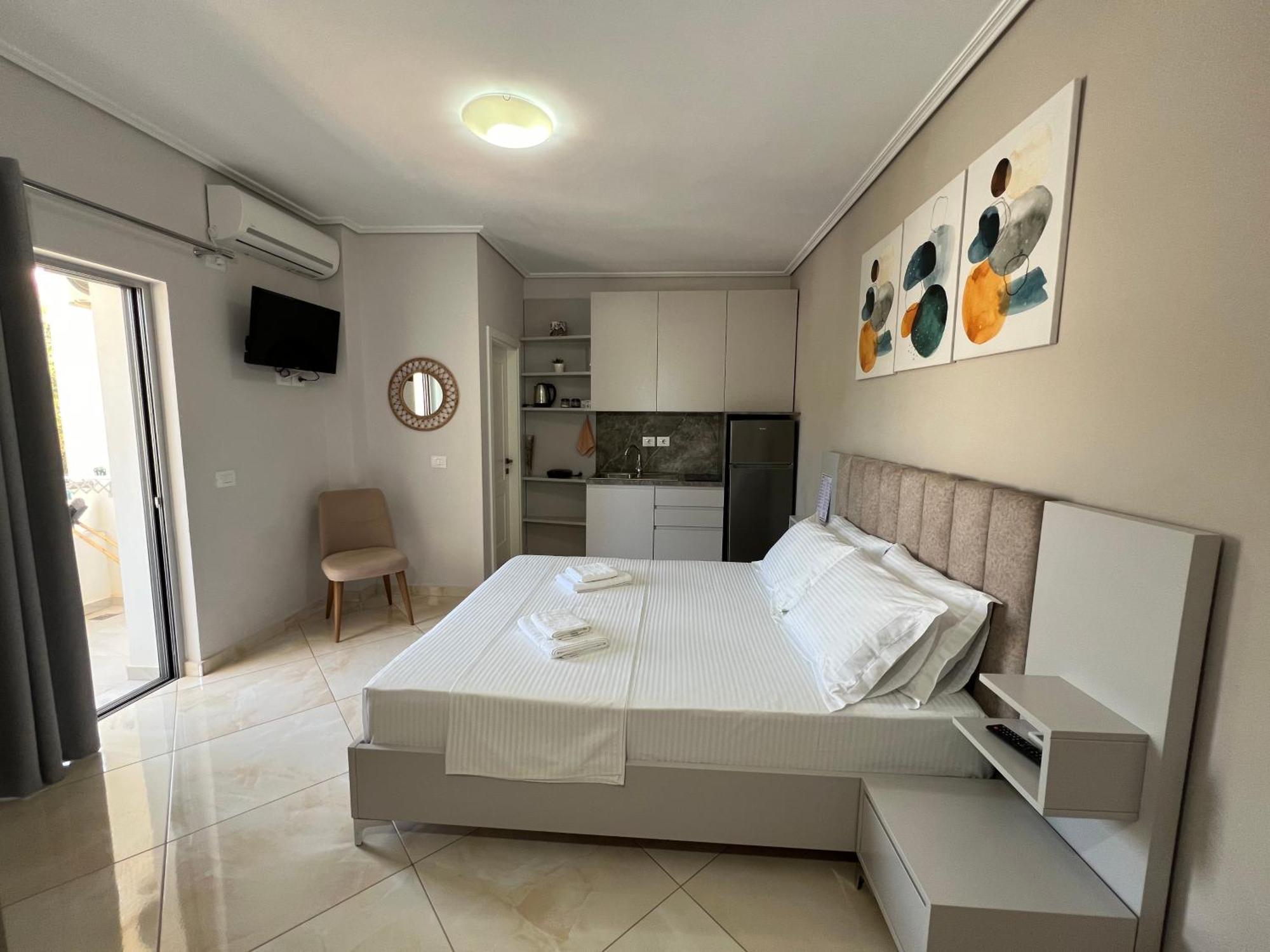 Prestige Home Ксамил Екстериор снимка