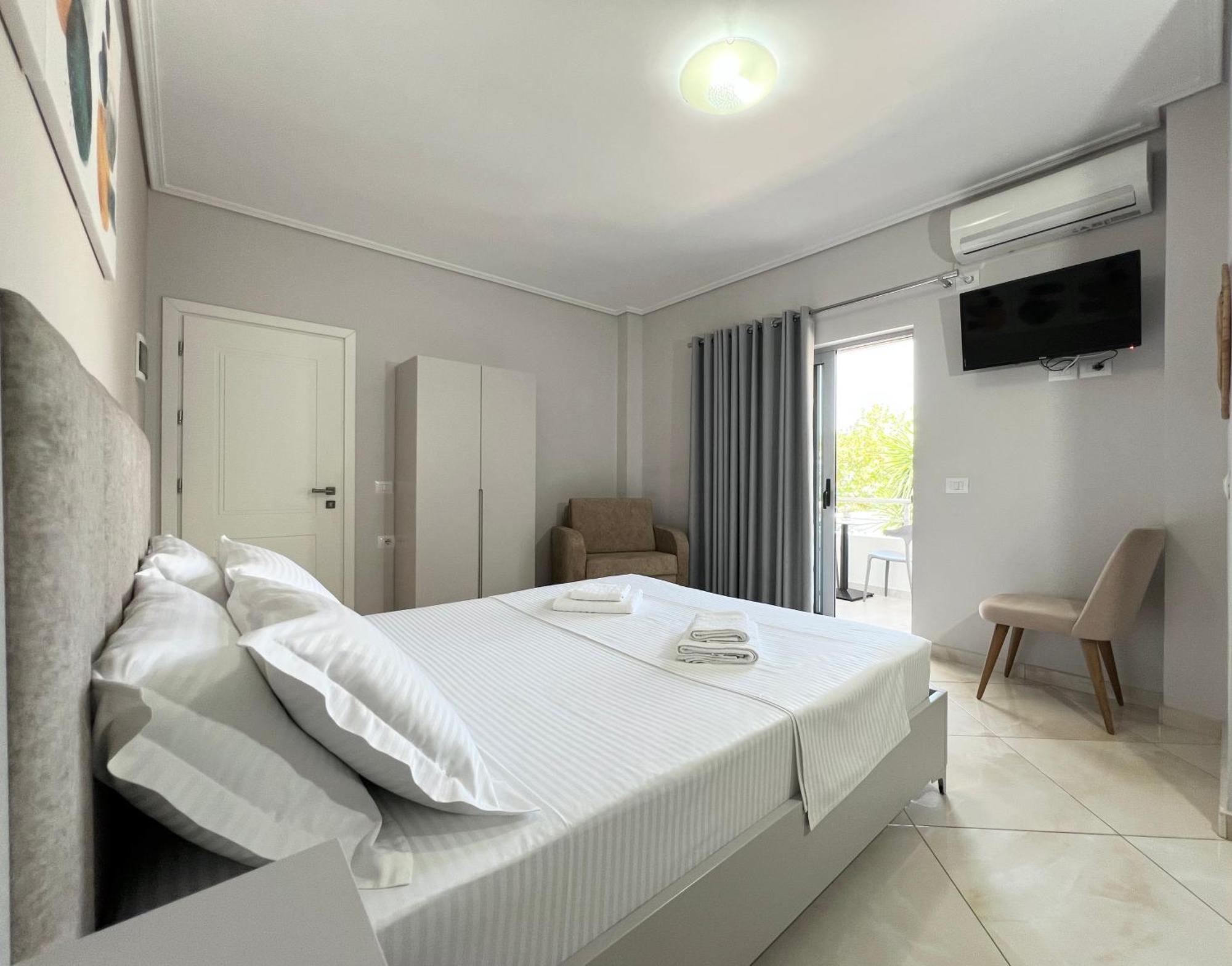 Prestige Home Ксамил Екстериор снимка