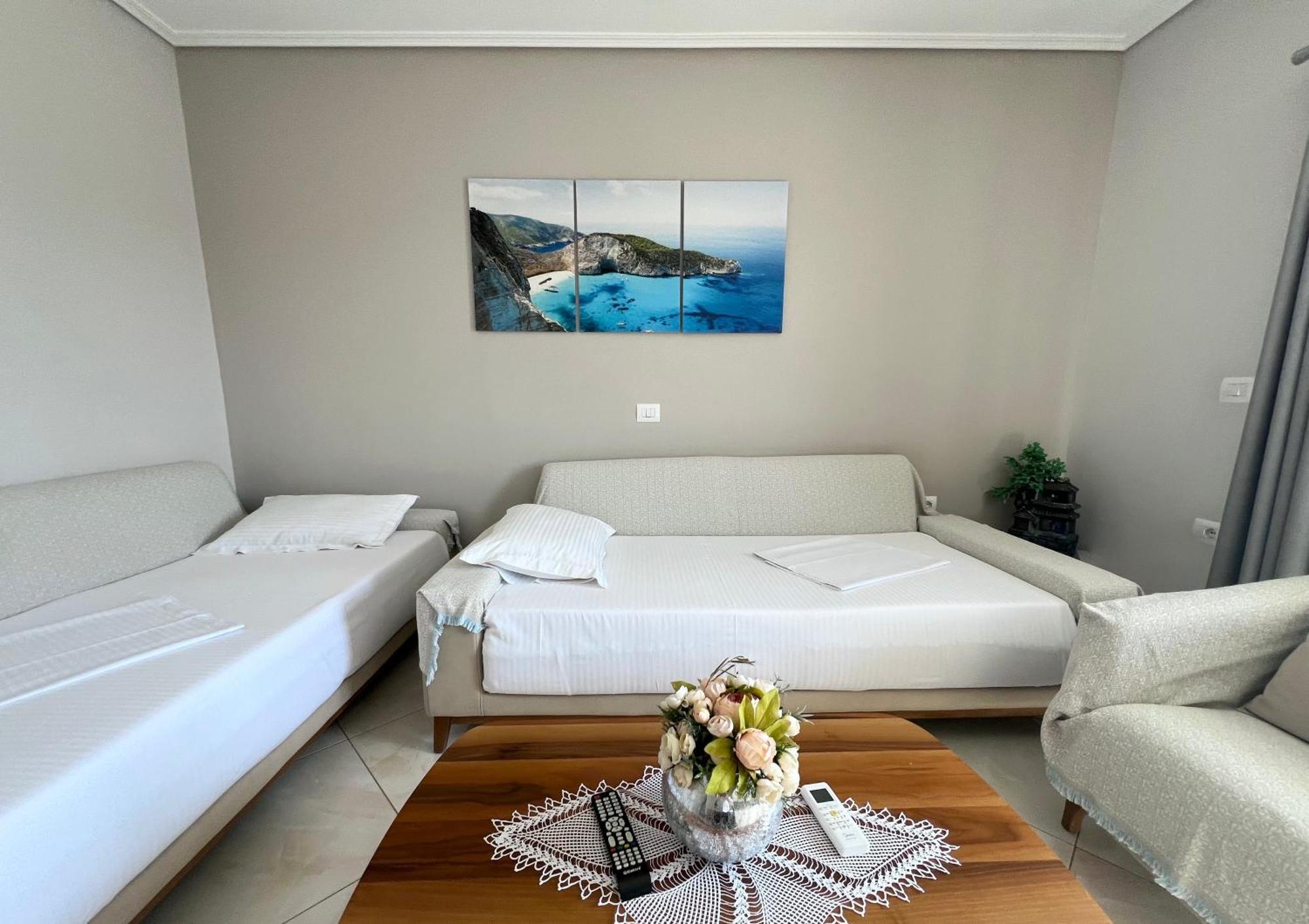 Prestige Home Ксамил Екстериор снимка