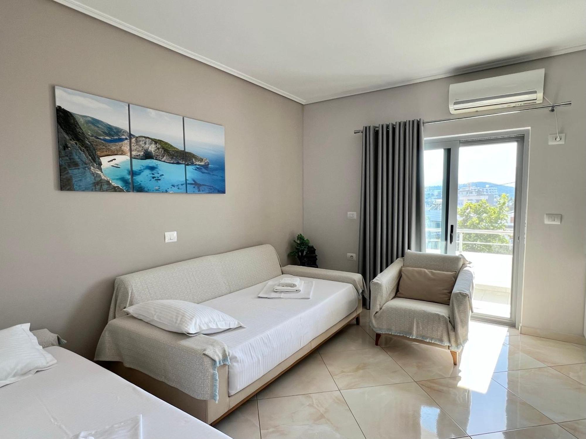 Prestige Home Ксамил Екстериор снимка