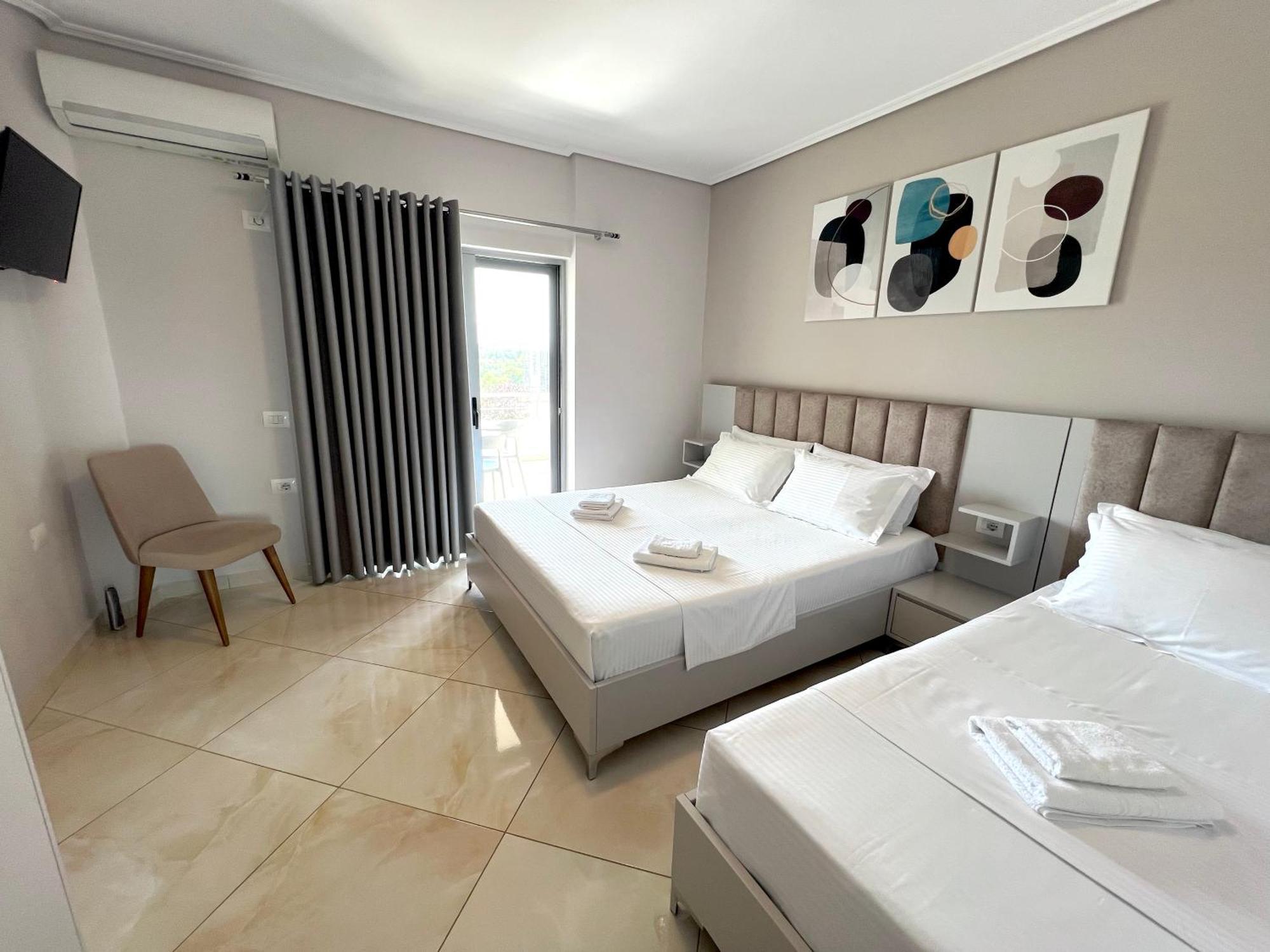 Prestige Home Ксамил Екстериор снимка