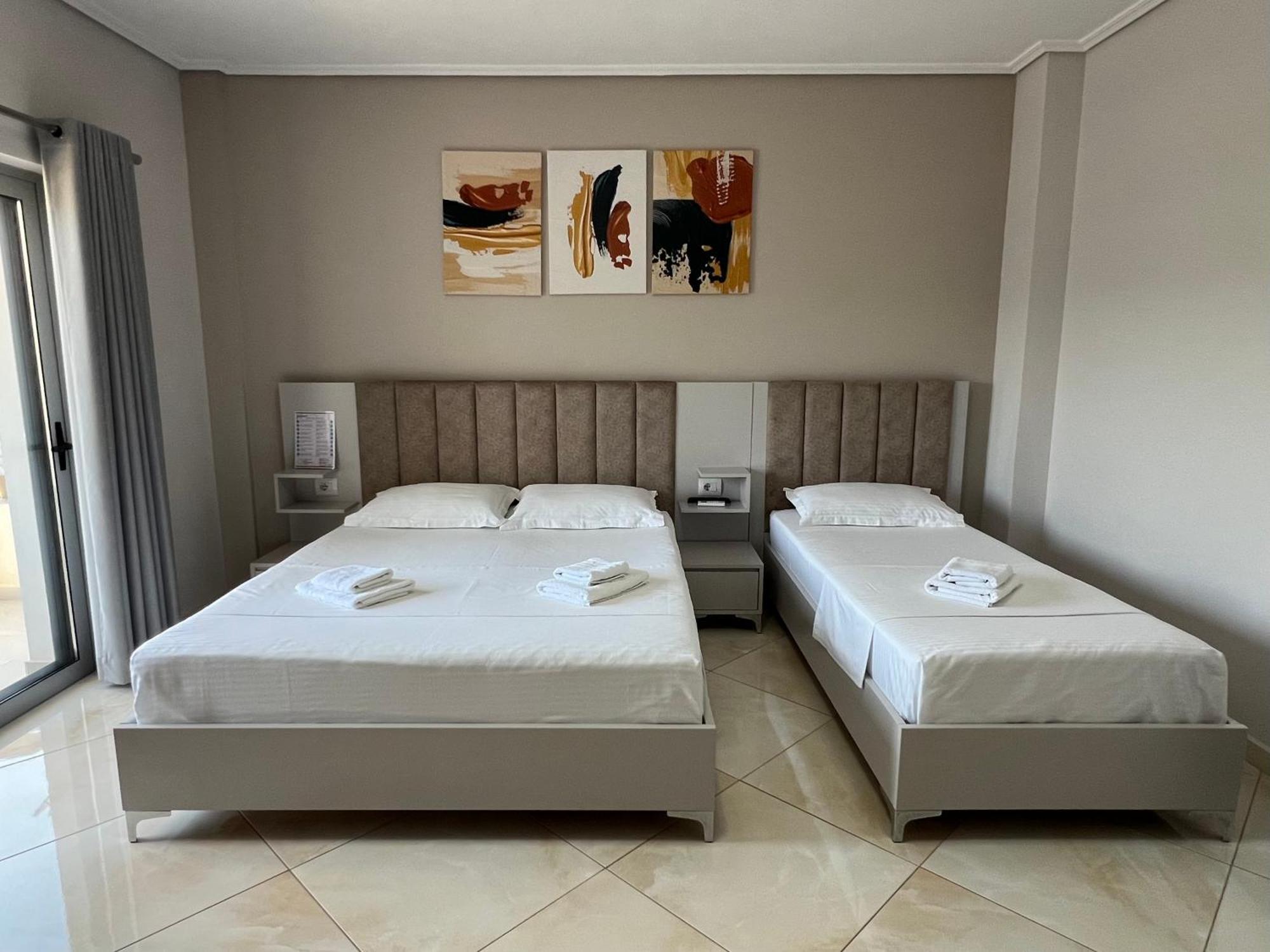 Prestige Home Ксамил Екстериор снимка
